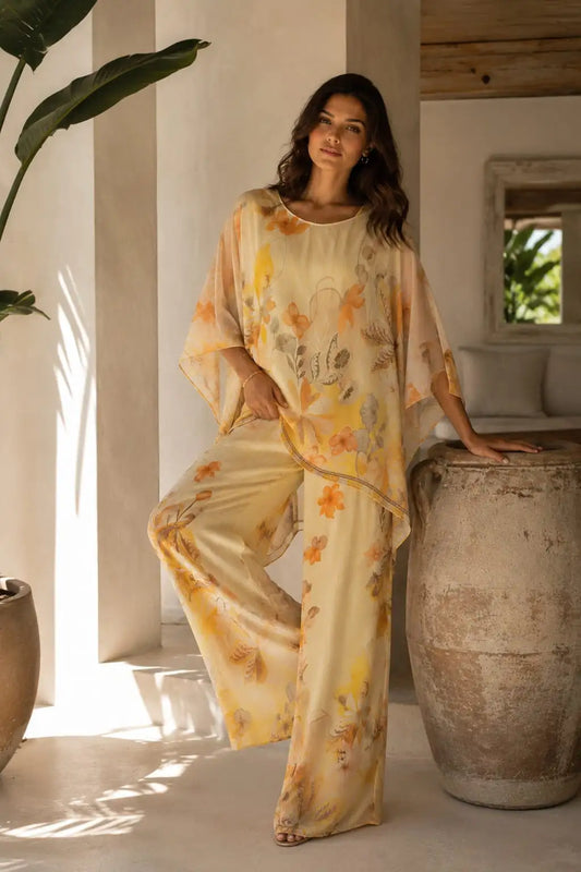 Conjunto de Seda Floral con Pantalón Palazzo y Blusa Fluida